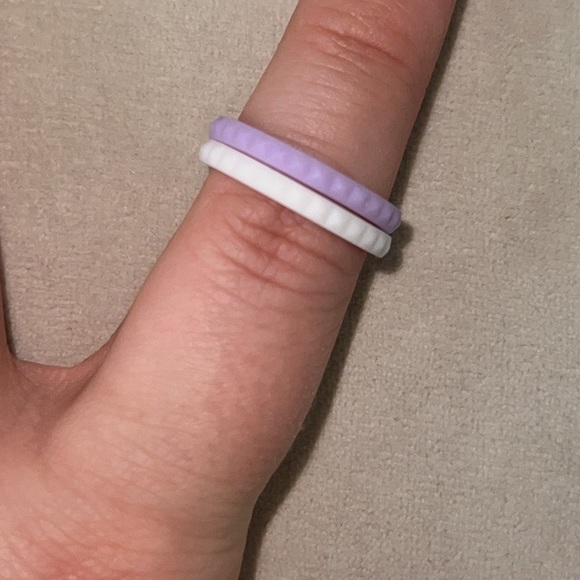 Enso Stackable Pyramid Silicone Ring - Picture 2 of 3